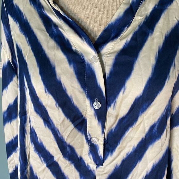 Italian viscous blouse. Satin pop over, tie dye chevron loose fit Sz S/M - Picture 2 of 9